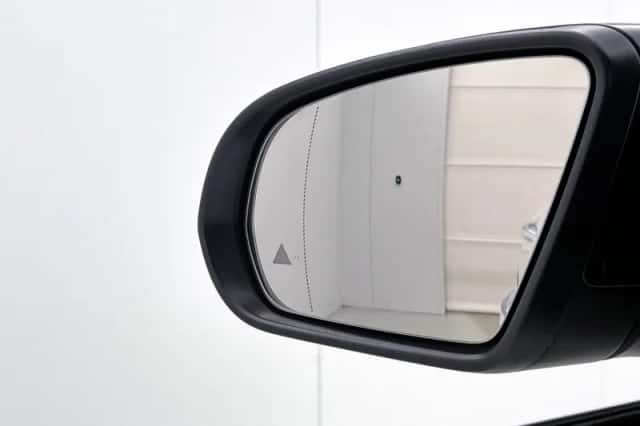 Mercedes-Benz EQB (2023) thumbnail 36
