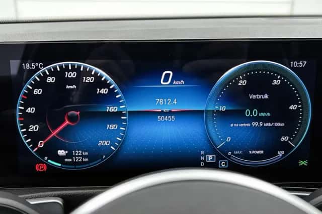 Mercedes-Benz EQB (2022) thumbnail 5