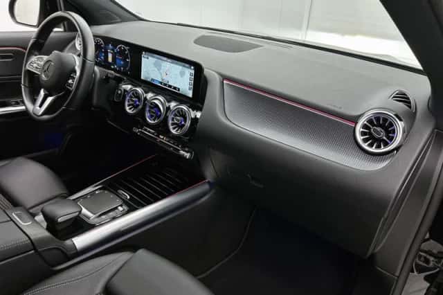 Mercedes-Benz EQA (2021) thumbnail 6