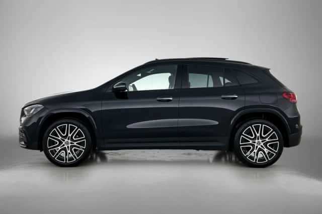 Mercedes-Benz GLA (2026) thumbnail 3