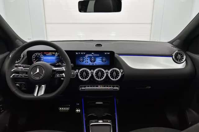 Mercedes-Benz GLA (2026) thumbnail 4