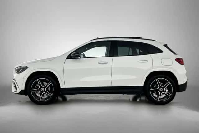 Mercedes-Benz GLA (2026) thumbnail 3