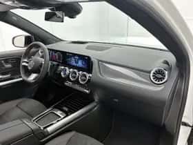 Mercedes-Benz GLA (2026) thumbnail 7