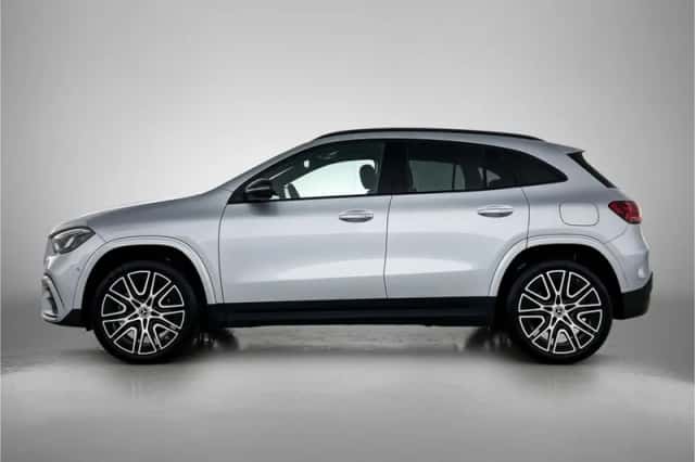 Mercedes-Benz GLA (2026) thumbnail 3