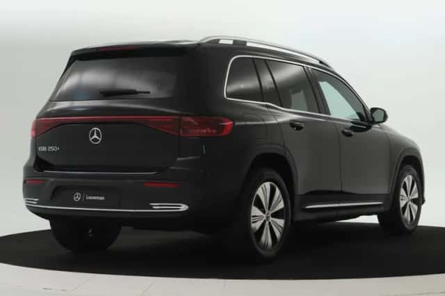 Mercedes-Benz EQB (2025) thumbnail 2