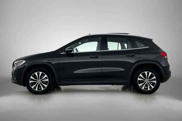 Mercedes-Benz GLA (2021) thumbnail 3