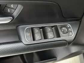 Mercedes-Benz GLA (2021) thumbnail 24