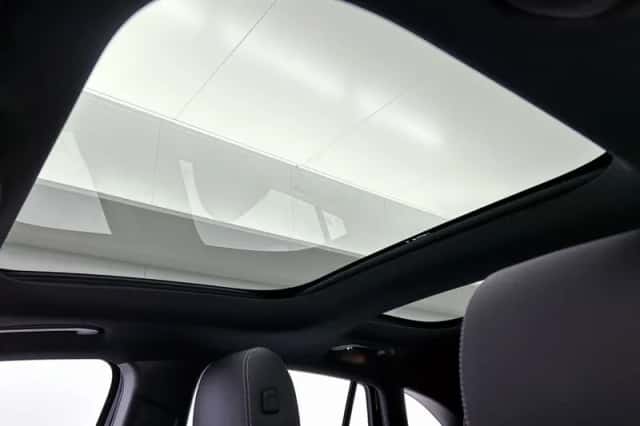 Mercedes-Benz GLA (2021) thumbnail 4