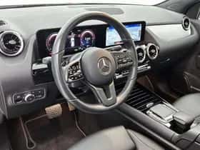 Mercedes-Benz GLA (2021) thumbnail 40