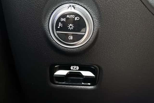 Mercedes-Benz C-Klasse (2022) thumbnail 43