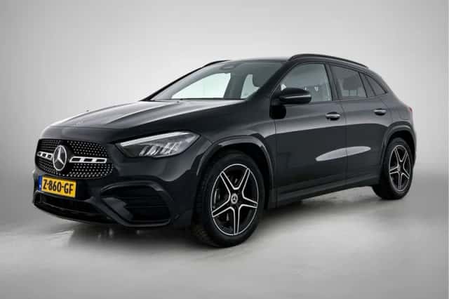 Mercedes-Benz GLA (2024) thumbnail 1