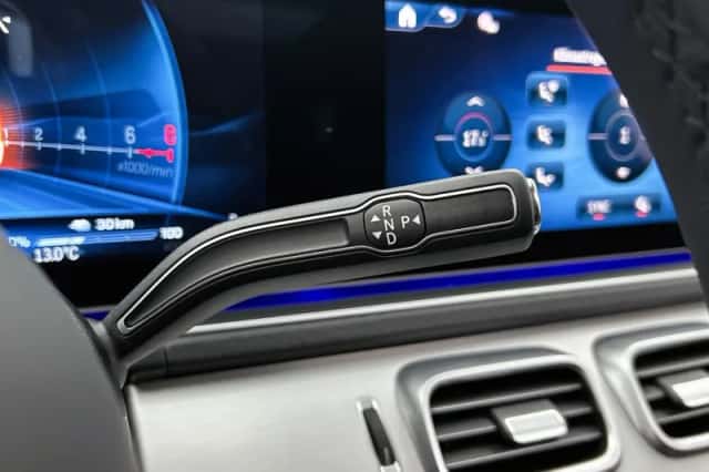 Mercedes-Benz GLE (2025) thumbnail 13