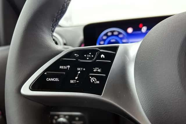 Mercedes-Benz EQB (2026) thumbnail 15