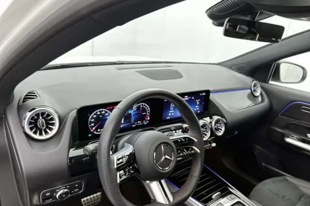 Mercedes-Benz GLA (2025) thumbnail 36