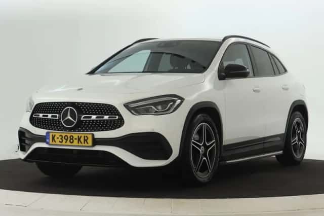 Mercedes-Benz GLA (2021) thumbnail 1