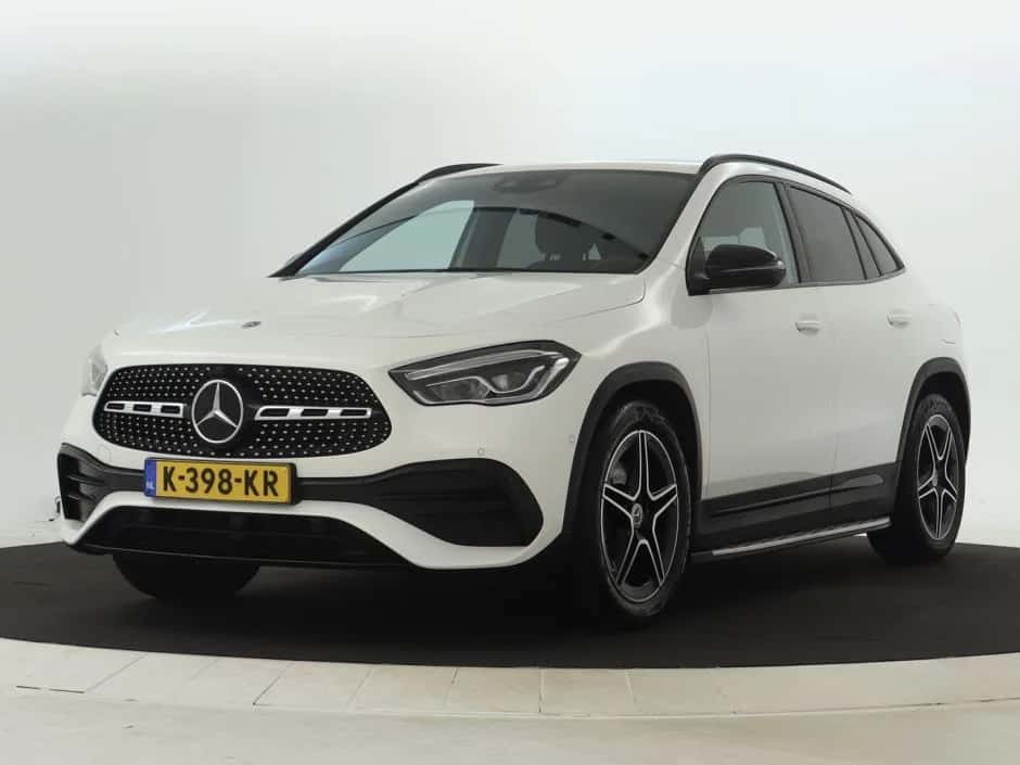 Mercedes-Benz GLA (2021) — foto 1