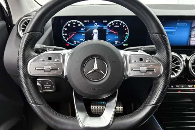 Mercedes-Benz GLA (2022) thumbnail 17