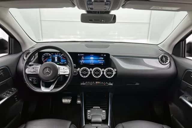 Mercedes-Benz GLA (2022) thumbnail 4