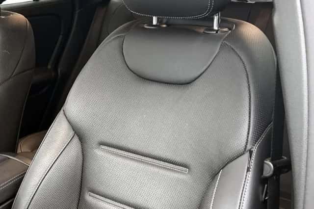 Mercedes-Benz GLA (2022) thumbnail 35