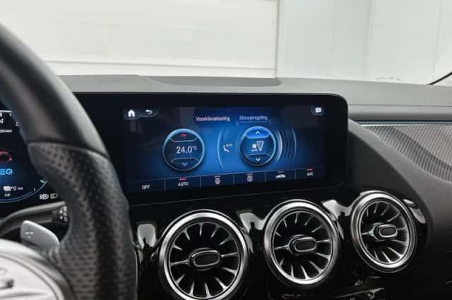 Mercedes-Benz GLA (2022) thumbnail 9