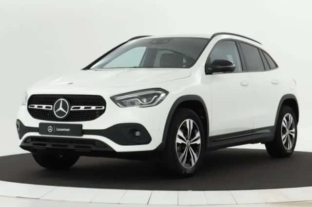 Mercedes-Benz GLA (2021) thumbnail 1