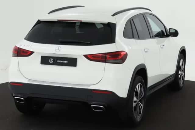 Mercedes-Benz GLA (2021) thumbnail 12