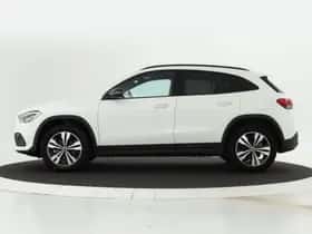 Mercedes-Benz GLA (2021) thumbnail 3