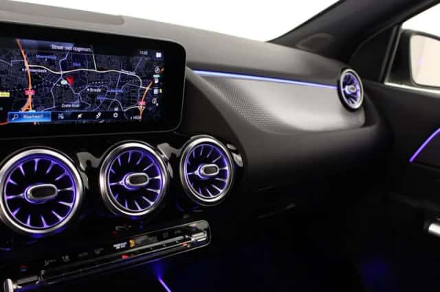 Mercedes-Benz GLA (2021) thumbnail 6