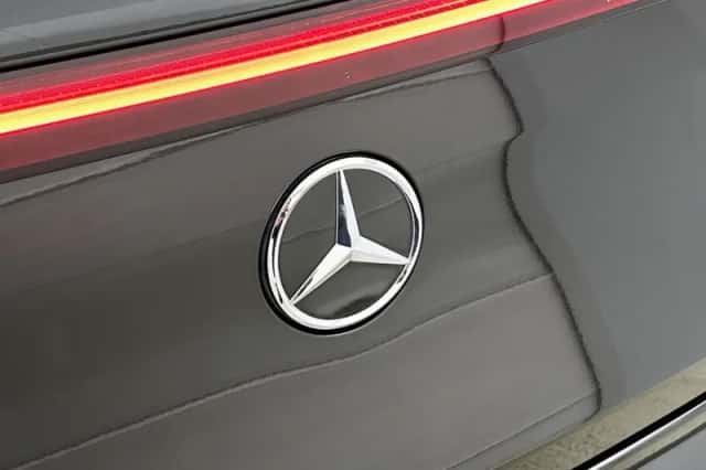 Mercedes-Benz EQC (2020) thumbnail 24