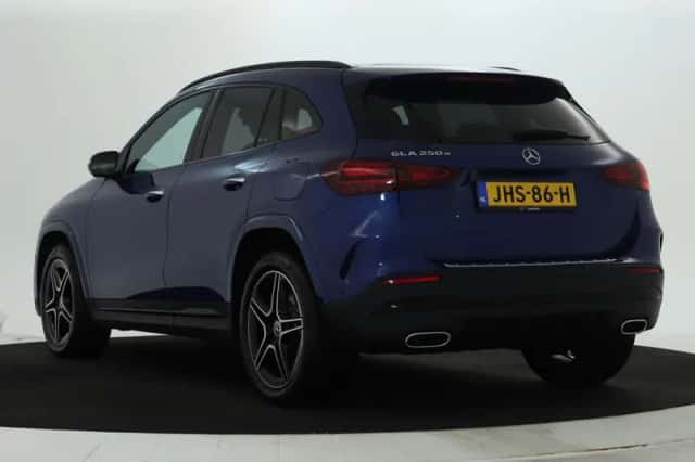 Mercedes-Benz GLA (2025) thumbnail 16