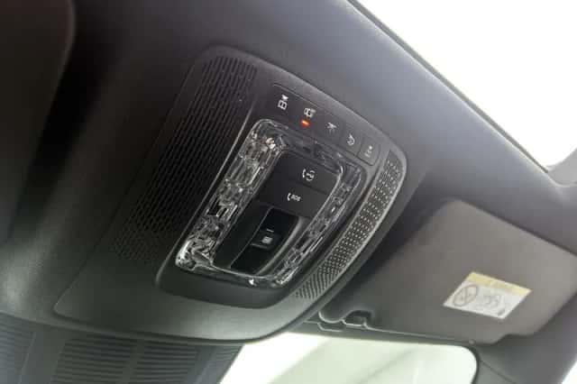 Mercedes-Benz GLE (2026) thumbnail 32