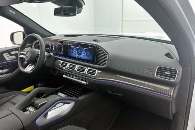 Mercedes-Benz GLE (2026) thumbnail 7