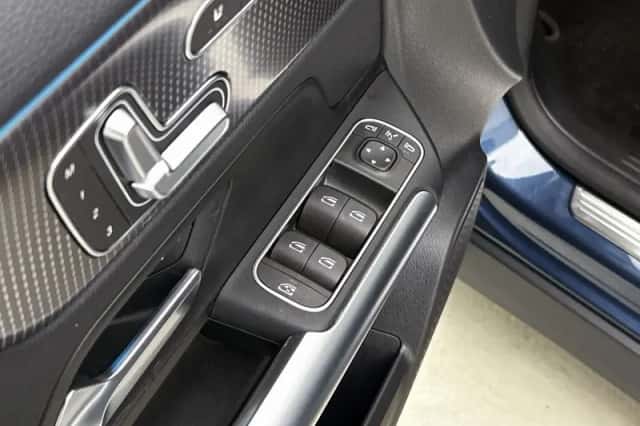 Mercedes-Benz GLA (2023) thumbnail 22