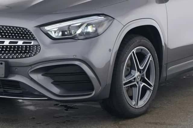 Mercedes-Benz GLA (2024) thumbnail 2