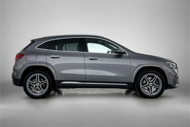 Mercedes-Benz GLA (2024) thumbnail 12