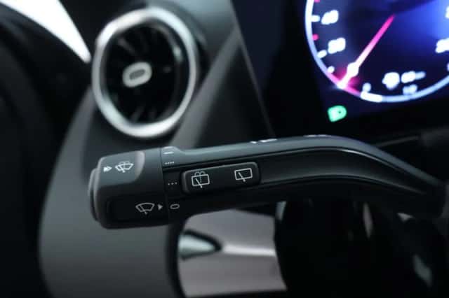 Mercedes-Benz GLA (2024) thumbnail 7