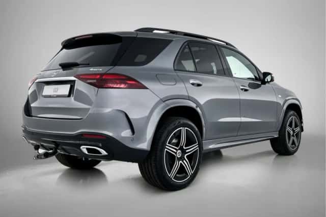 Mercedes-Benz GLE (2025) thumbnail 2