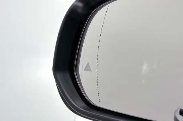 Mercedes-Benz GLE (2025) thumbnail 16