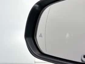 Mercedes-Benz GLE (2025) thumbnail 16