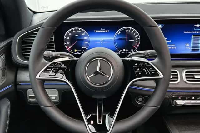 Mercedes-Benz GLE (2025) thumbnail 37