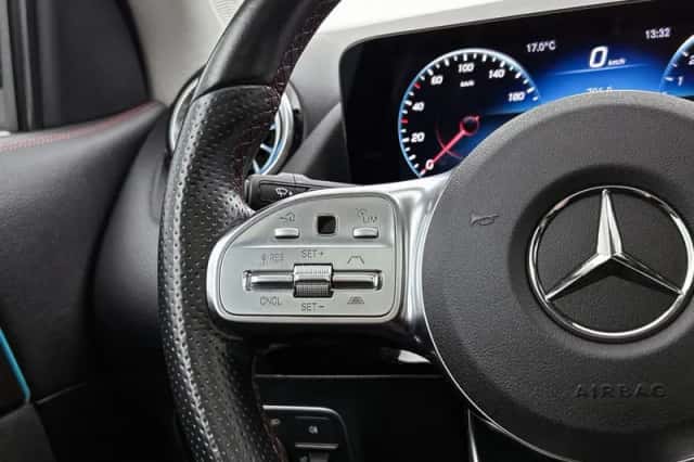 Mercedes-Benz GLA (2023) thumbnail 14