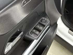 Mercedes-Benz GLA (2021) thumbnail 24