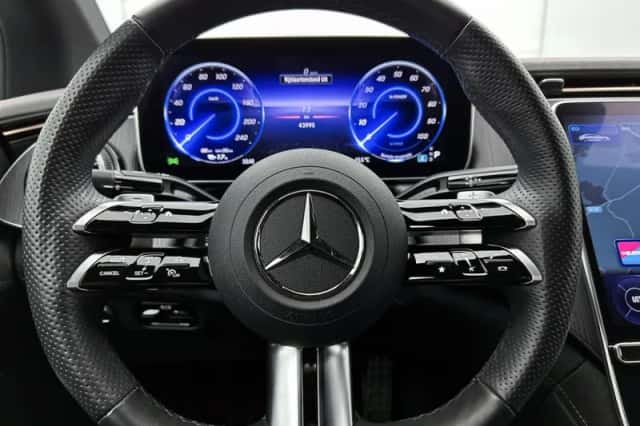 Mercedes-Benz EQE (2024) thumbnail 18