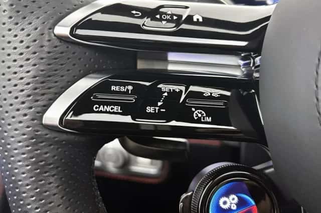 Mercedes-Benz GLE (2025) thumbnail 25