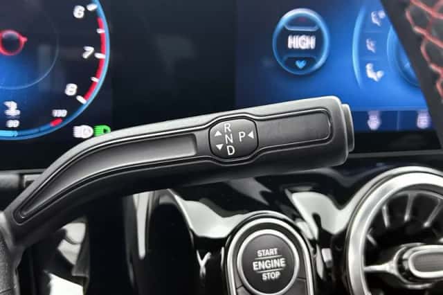 Mercedes-Benz GLA (2022) thumbnail 11