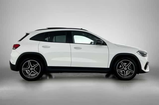 Mercedes-Benz GLA (2022) thumbnail 15