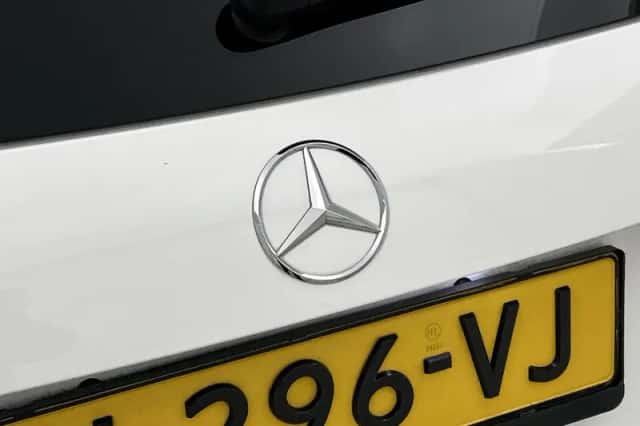 Mercedes-Benz GLA (2022) thumbnail 21