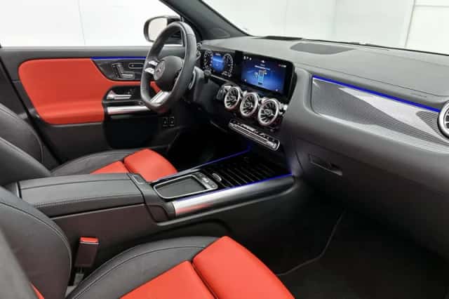 Mercedes-Benz GLA (2025) thumbnail 12