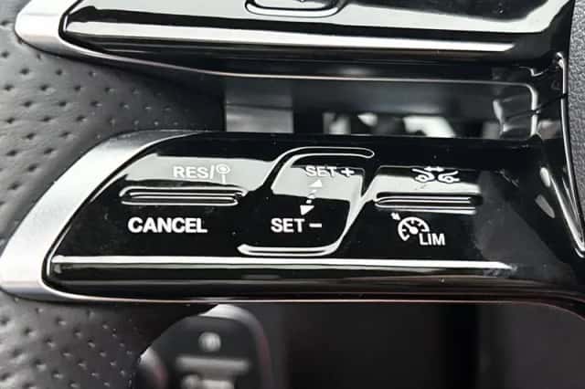 Mercedes-Benz GLA (2025) thumbnail 20