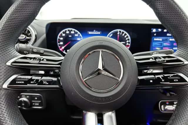 Mercedes-Benz GLA (2025) thumbnail 23